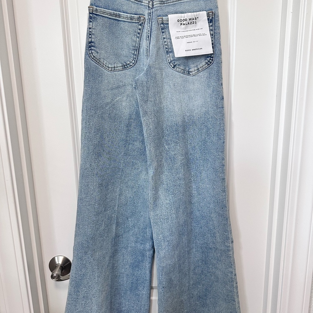 Good American Light Blue Flare Jeans NWOT - Picture 3 of 6
